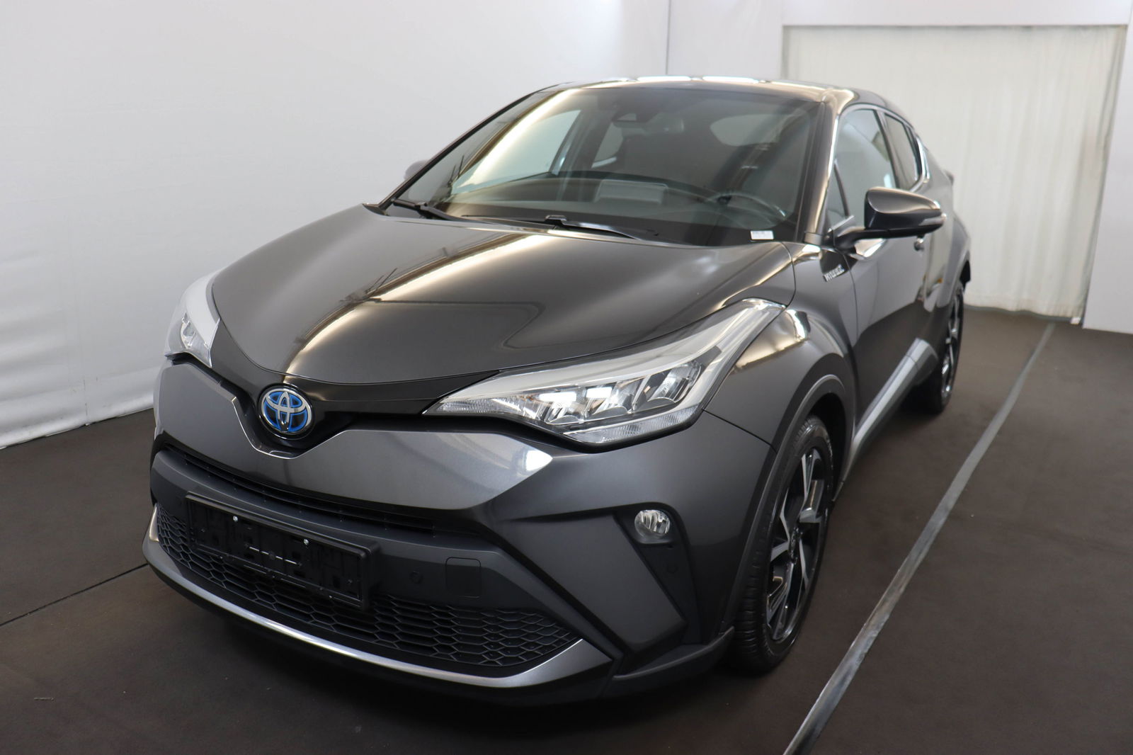 Toyota C-HR vvt-i hybrid c-lub mono-tone e-cvt 98 AT