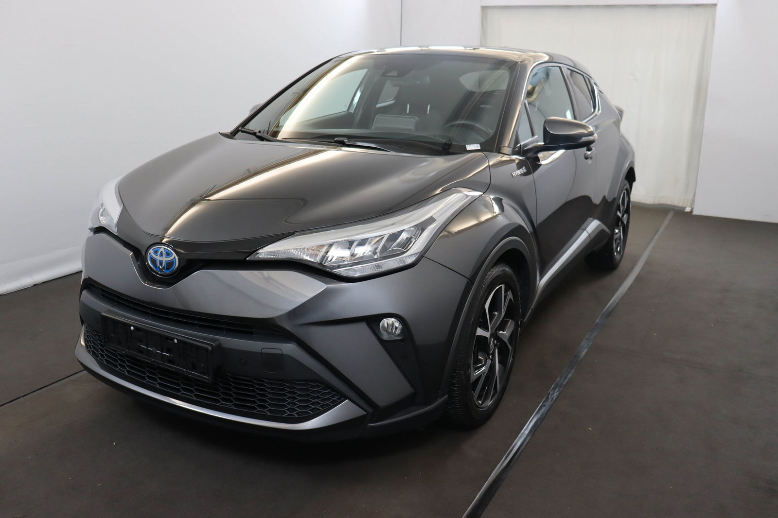 Toyota C-HR vvt-i hybrid c-lub mono-tone e-cvt 98 AT