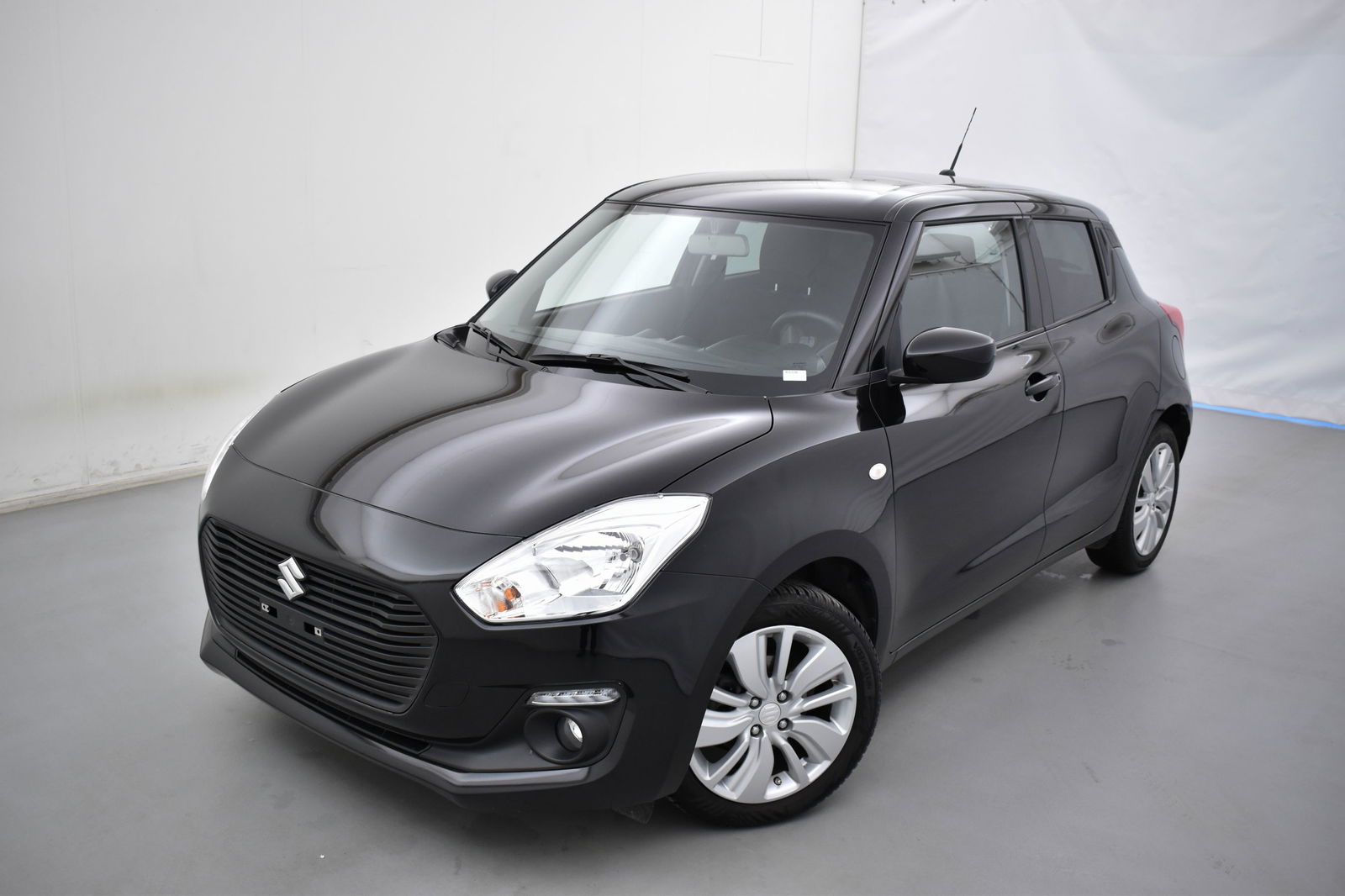 Suzuki Swift shvs GL 12V 83