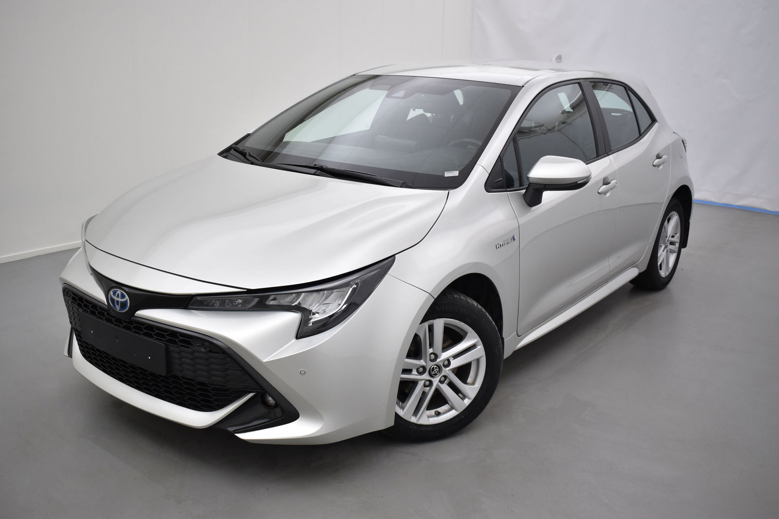 Toyota Corolla Hatchback hybrid dynamic plus e-cvt 98 AT hybrid dynamic plus e-cvt 98 AT