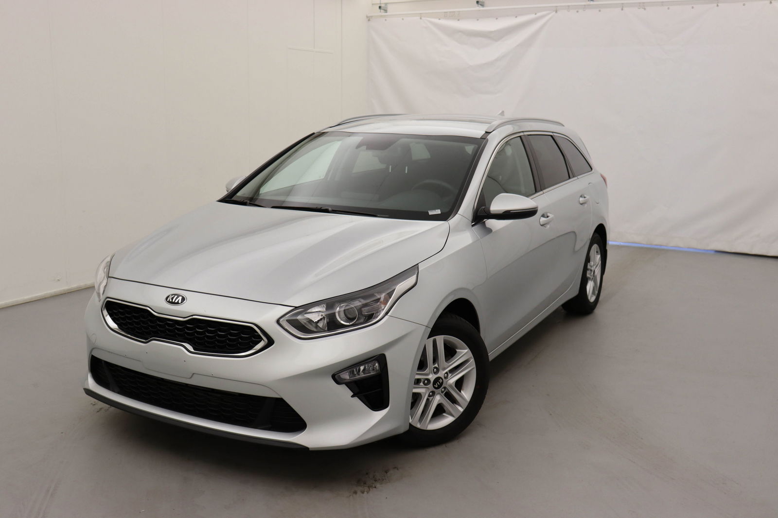 Kia Ceed SW crdi mild-hybrid more 136
