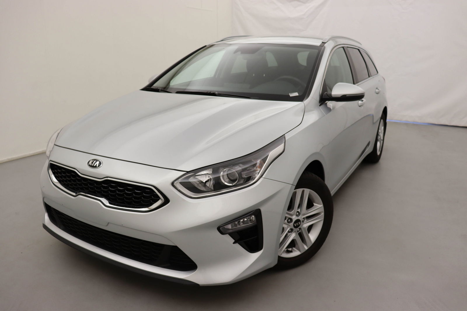 Kia Ceed SW crdi mild-hybrid more 136