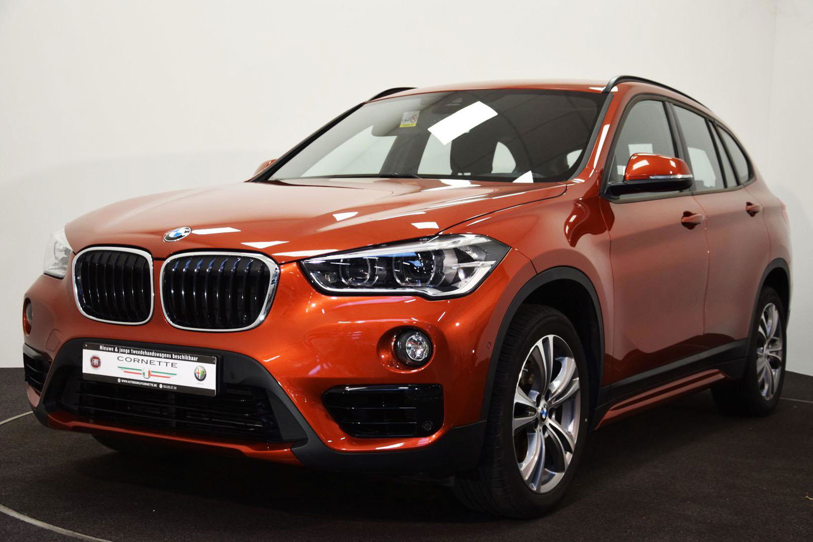 BMW X1 Sport sDrive 18i Navi,Sensoren 1.5 Benzine
