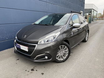 Peugeot 208 II Signature