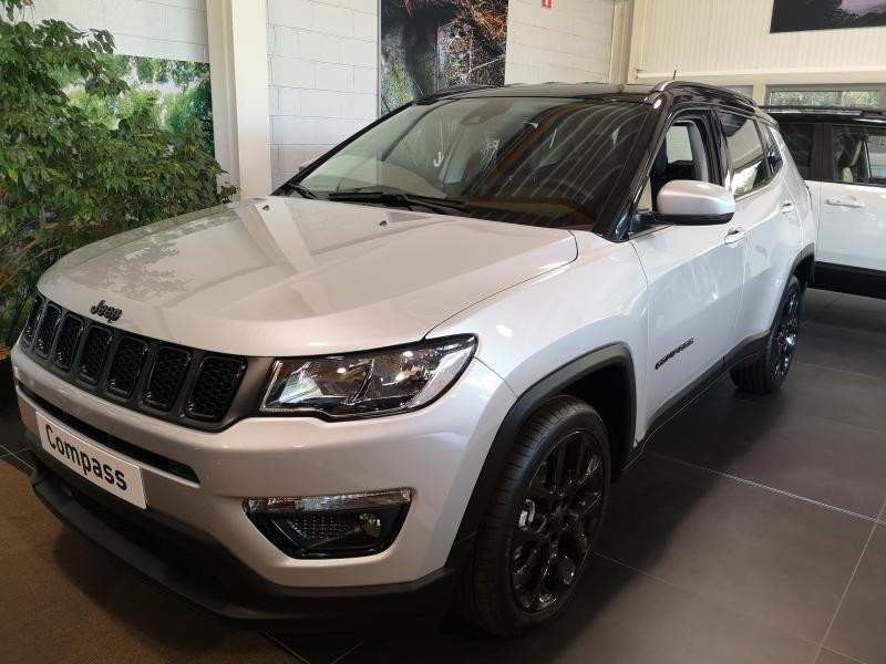 Jeep Compass Black Star 1.3 MultiAir