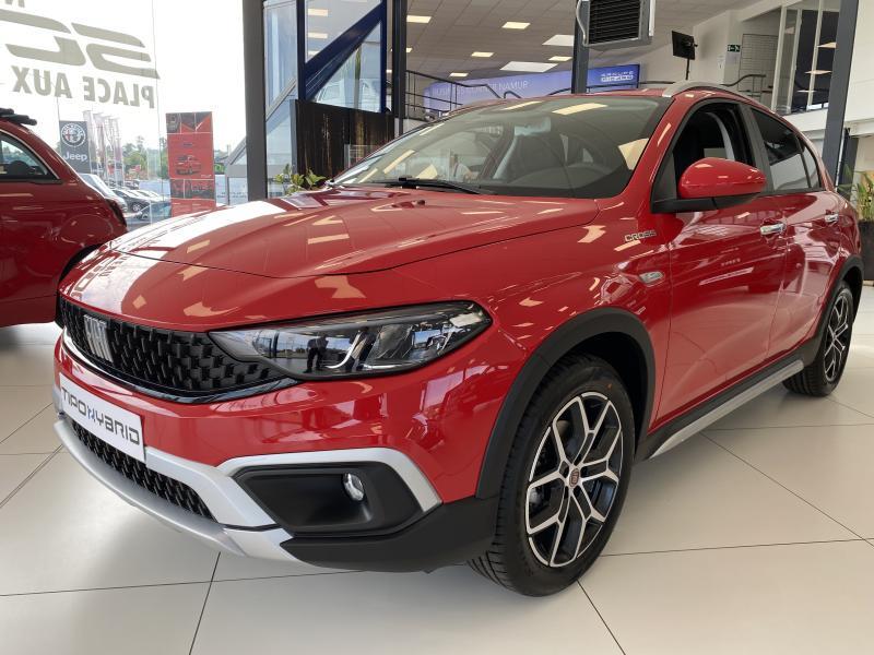 Fiat Tipo CROSS RED 1.0 100CV ESSENCE