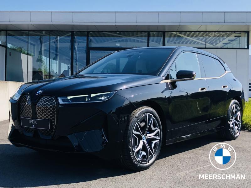BMW iX3 BMW iX xDrive 40