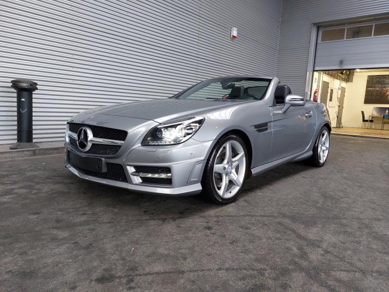 Mercedes SLK 200 .