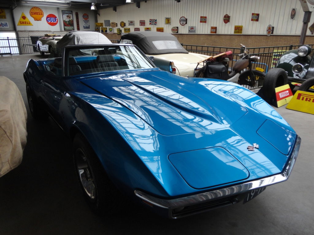 Chevrolet Corvette 69 blue 