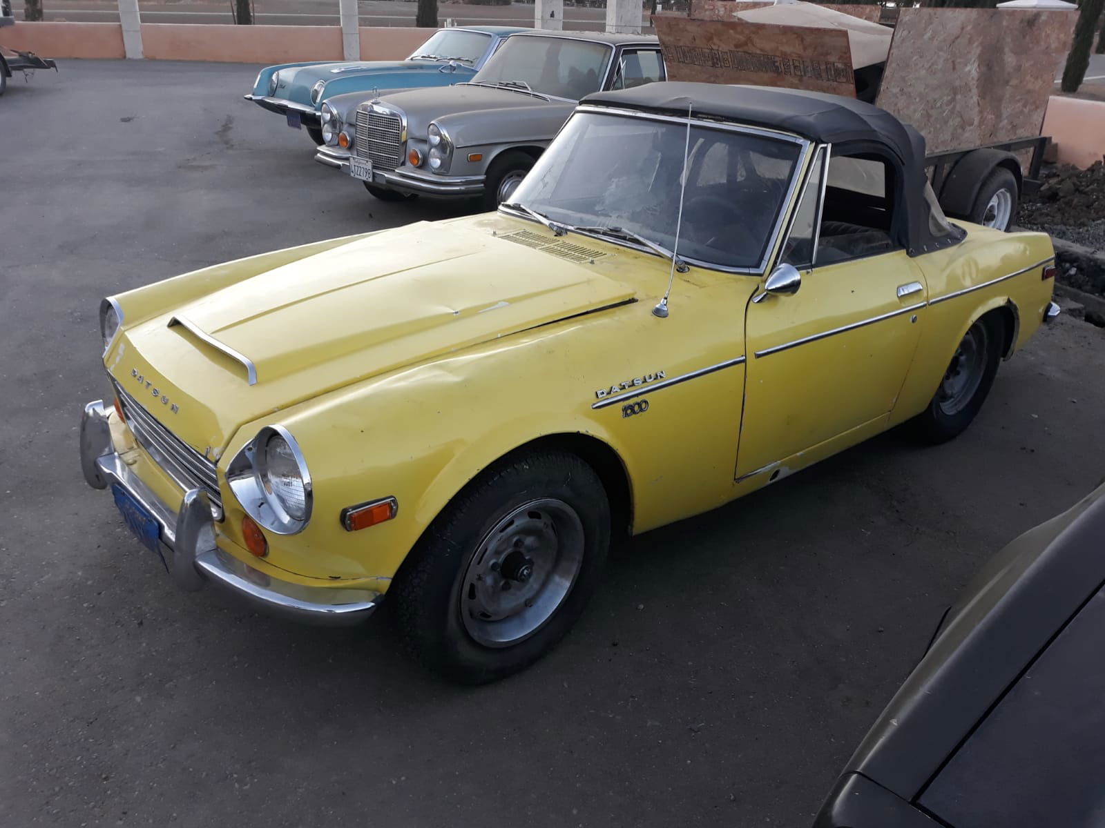 Datsun 1600 Fairlady yellow