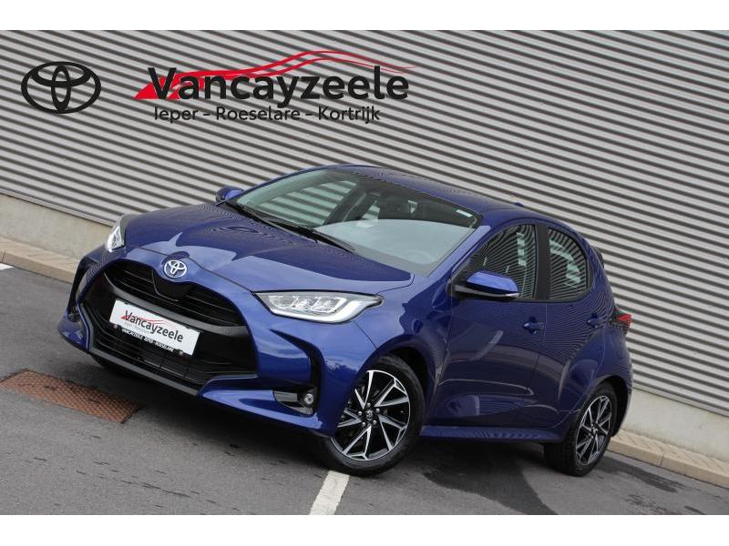 Toyota Yaris ICONIC + NAVI + HI-TECH 1.5 VVT-i 6MT