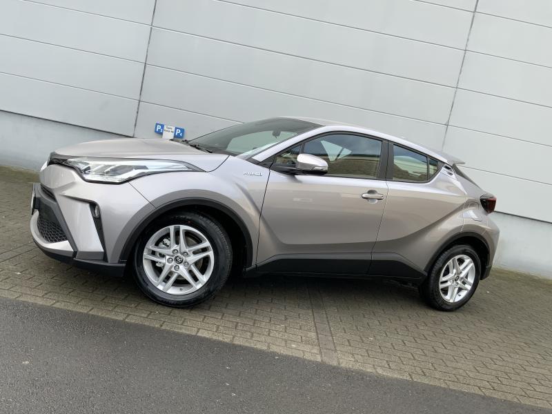 Toyota C-HR C-ENTER + GPS + CAMERA + APPLE 1.8L Hybrid