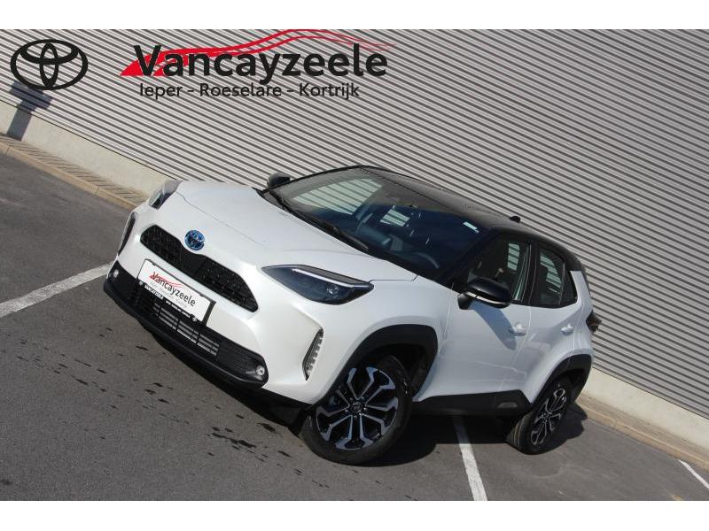 Toyota Yaris Dynamic Plus + camera + navi + 1.5 HSD