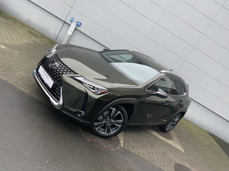 Lexus UX 250h Exectuve line + camera + navi 2.0L HEV E-CVT 2WD