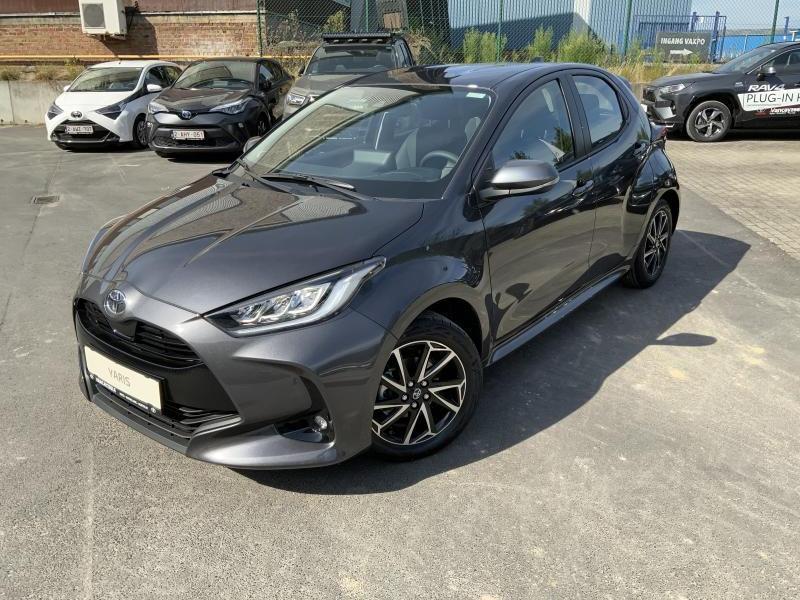 Toyota Yaris Iconic + camera + apple carpla 1.5 VVT-iE