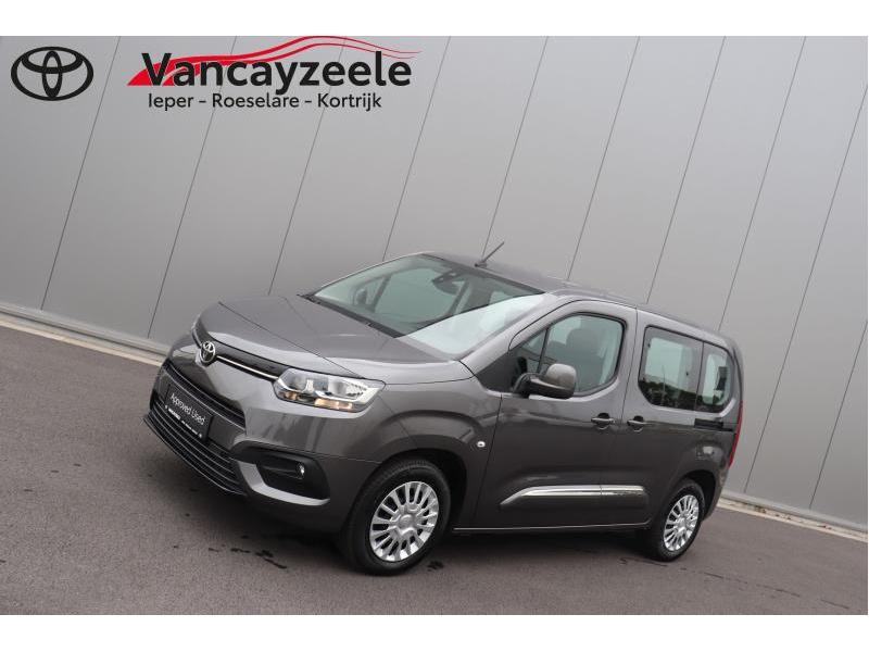 Toyota ProAce City SHUTTLE TREKHAAK + PARKEERSENS 1.5 d