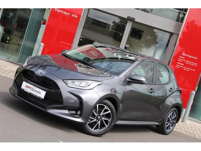 Toyota Yaris Iconic + NAVI + HI-TECH PACK 1.5 Hybrid