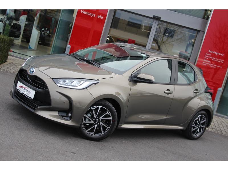Toyota Yaris Iconic + NAVI + HI-TECH PACK 1.5 Hybrid
