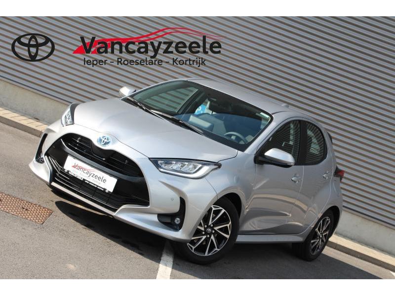 Toyota Yaris Iconic + navi + sensoren 1.5L HSD