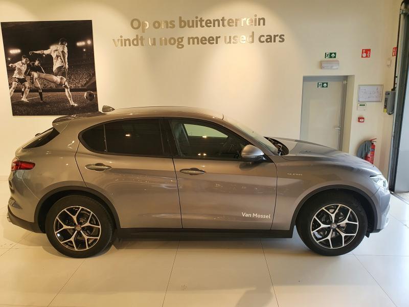 Alfa Romeo Stelvio Super